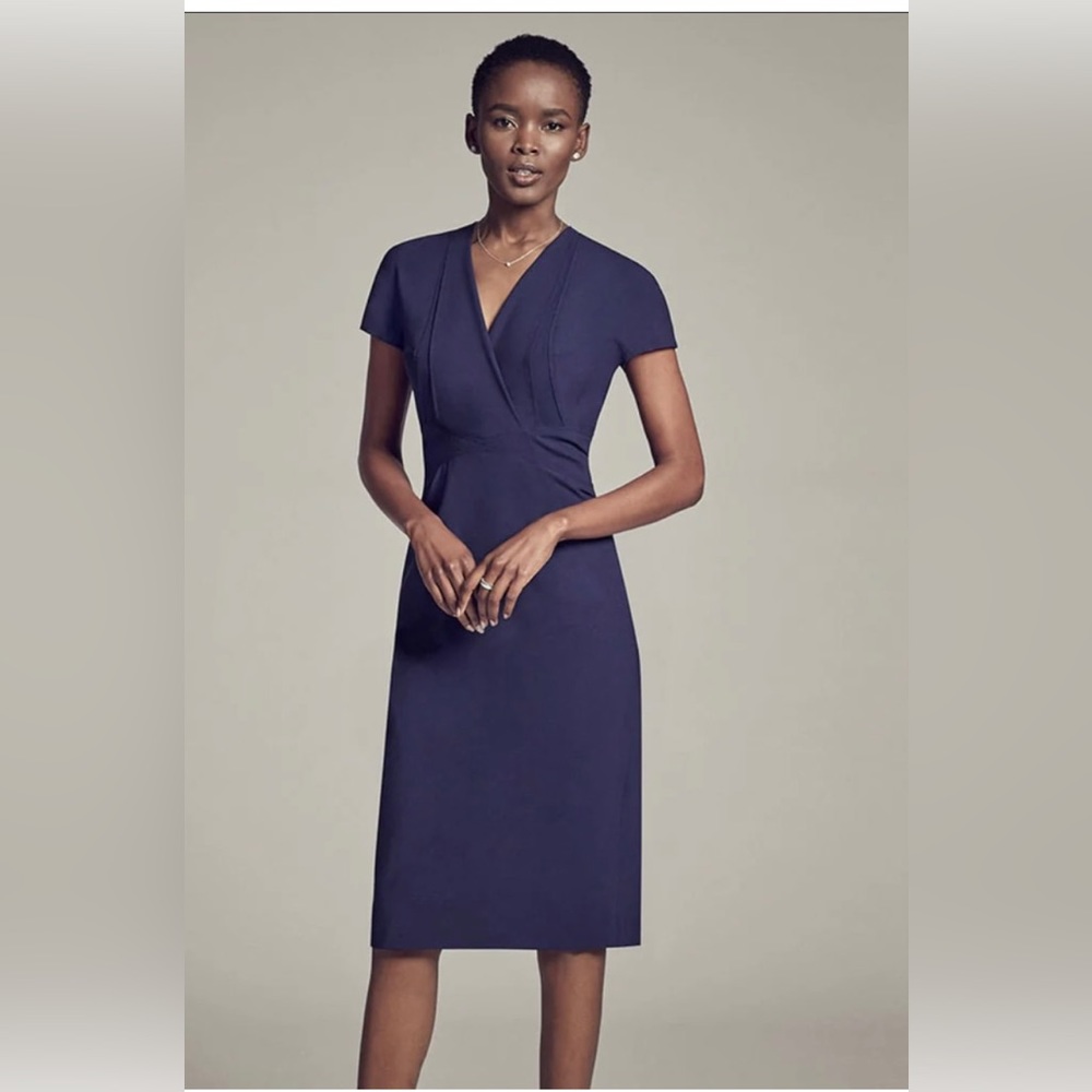 MM LaFleur Emma Dress Navy
Midnight Blue V-neck Dress